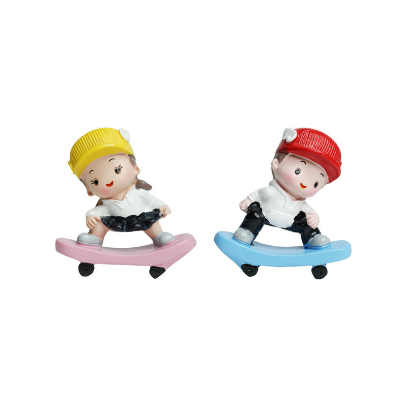 Set of 2 Girl and boy on Stake board Miniature