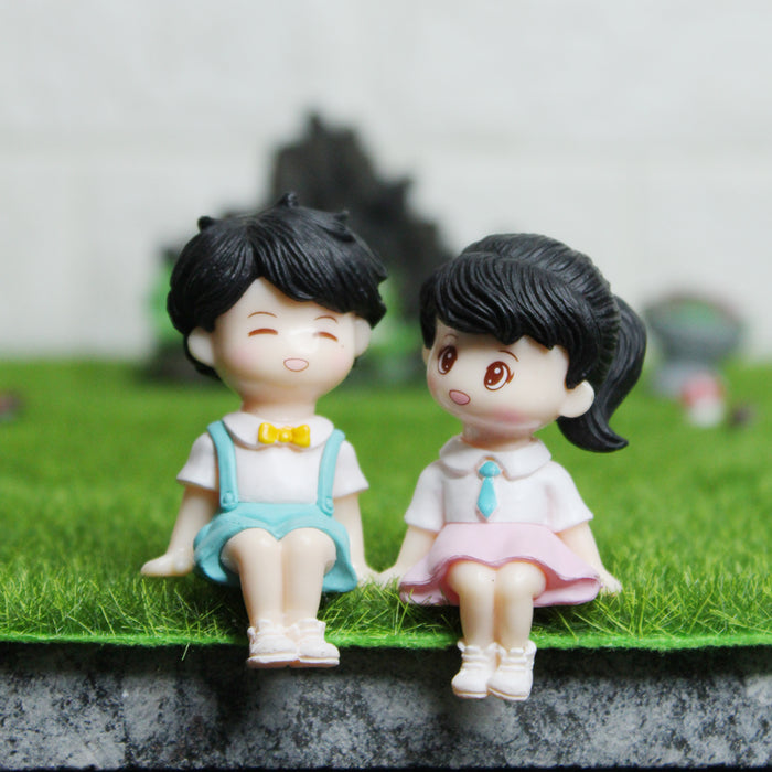 Miniature Toys : Sitting School Kids Couple (Blue & Pink)