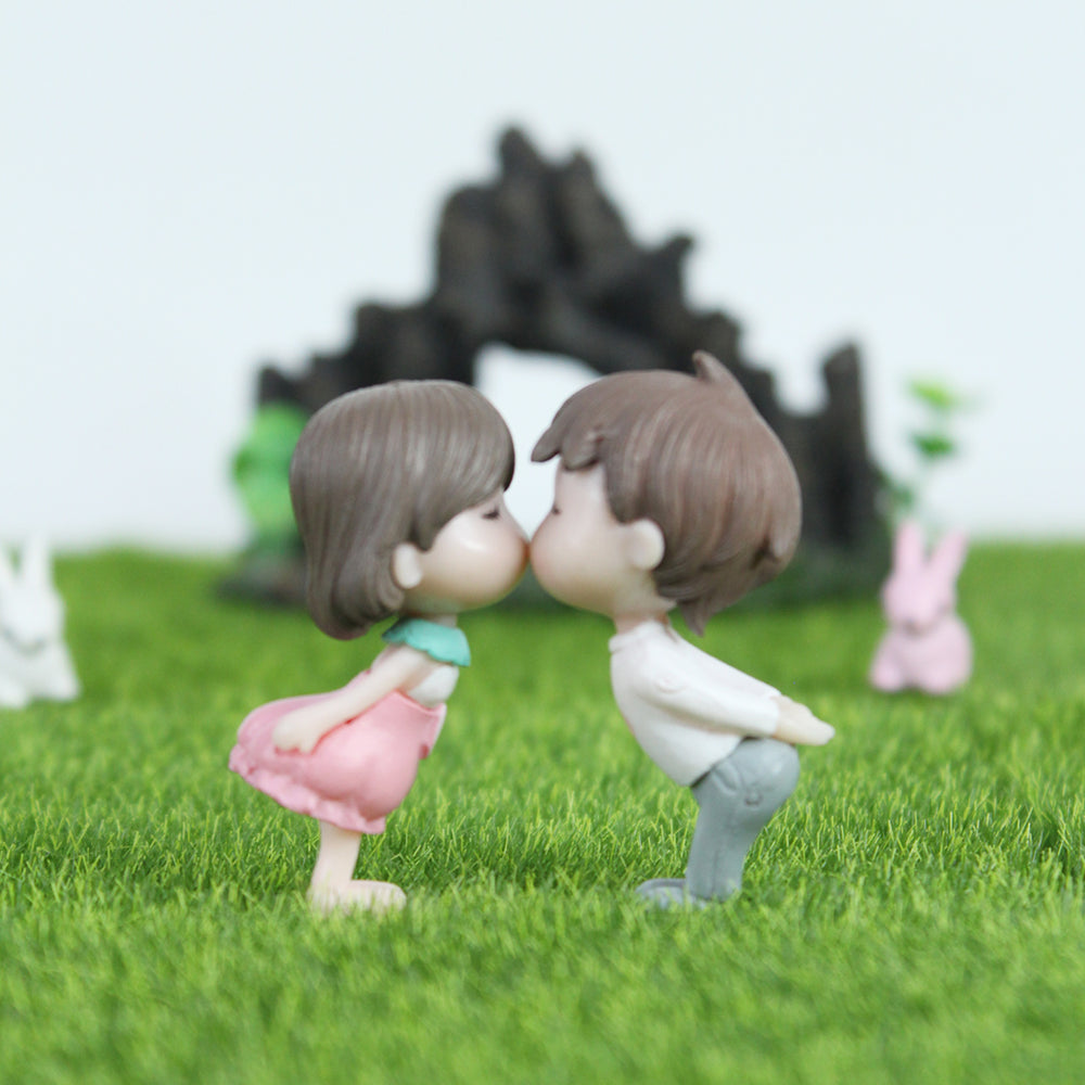 Set of 2 Kissing Couple Miniature| Figurine for Car Dashboard | Tray Garden Accessory | Doll House | Showpiece for Home Decor - Boy -0.9x0.7x2.16 Girl- 1.9x0.7x2 inches