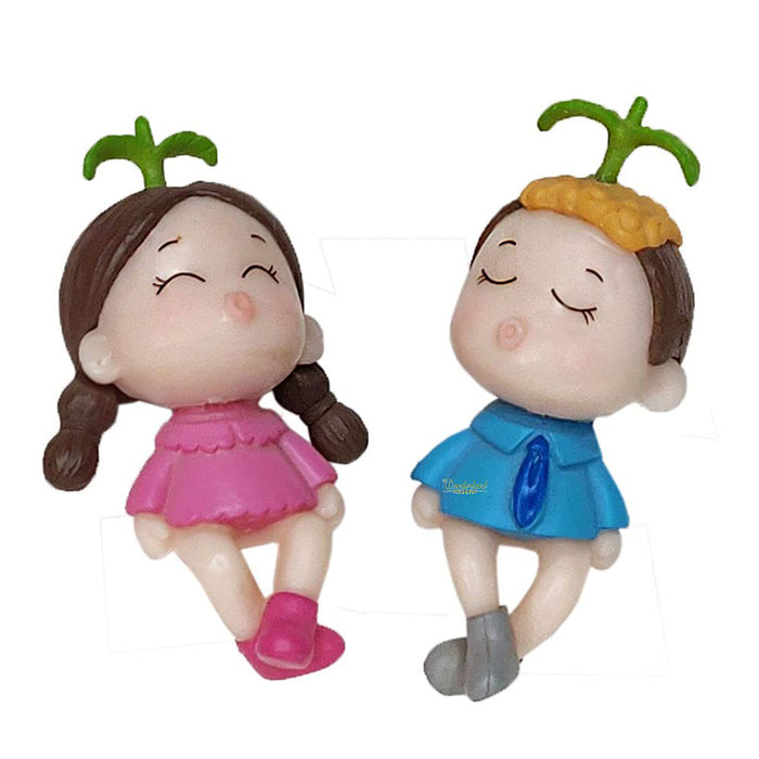 Miniature Couple Set for Miniature Garden Decor (Bonsai , Plant décor, Miniature Toys) (Closed Eye Couple)